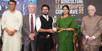 Outstanding Professional Award 2026: चंद्रपुर के आदिवासी छात्र अक्षय खोब्रागडे को राष्ट्रीय सम्मान