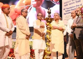वैज्ञानिकों को दिया प्रेरक संदेश