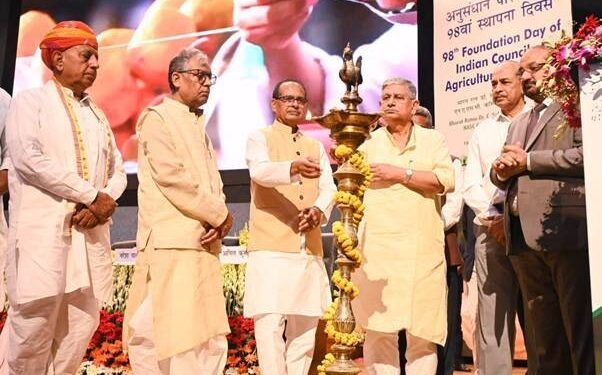 वैज्ञानिकों को दिया प्रेरक संदेश