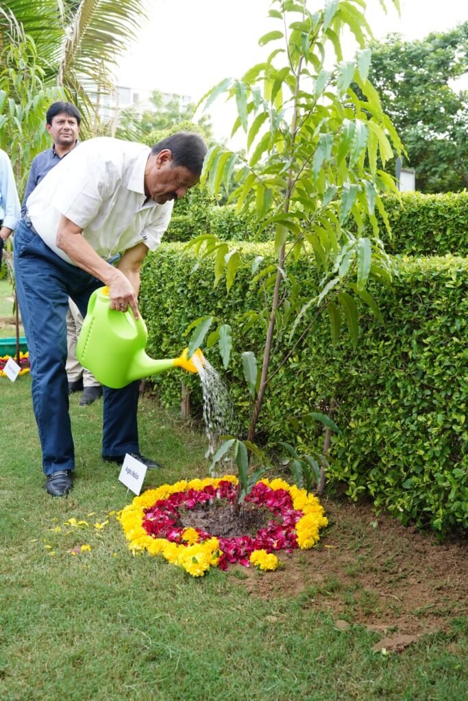 समुदाय और पर्यावरण के बीच बेहतर संबंध बनाने की कोशिश