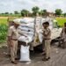 गुजरात में अहमदाबाद ग्रामीण SOG द्वारा पकड़ी गई अवैध यूरिया की खेप