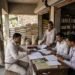 ललितपुर में खाद दुकानों के लाइसेंस निलंबित होने से जुड़ी कृषि विभाग की कार्रवाई