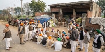 हरियाणा में DAP और यूरिया की उपलब्धता को लेकर किसानों का प्रदर्शन